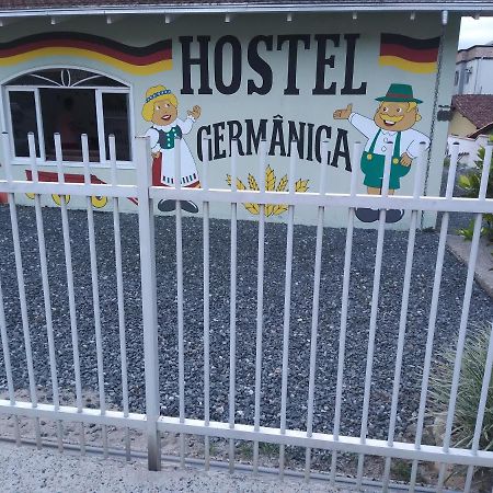 Hostel Germanica Жоїнвіль Екстер'єр фото