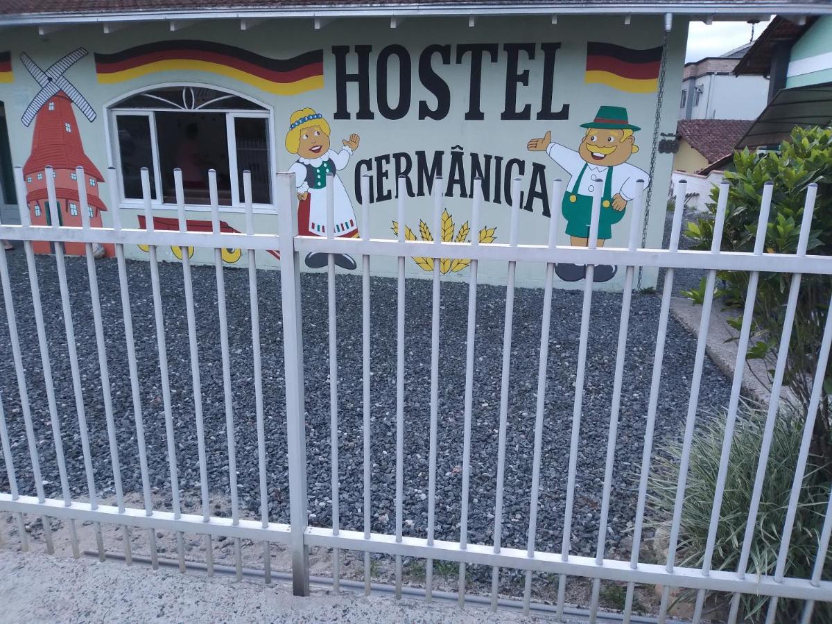 Hostel Germanica Жоїнвіль Екстер'єр фото